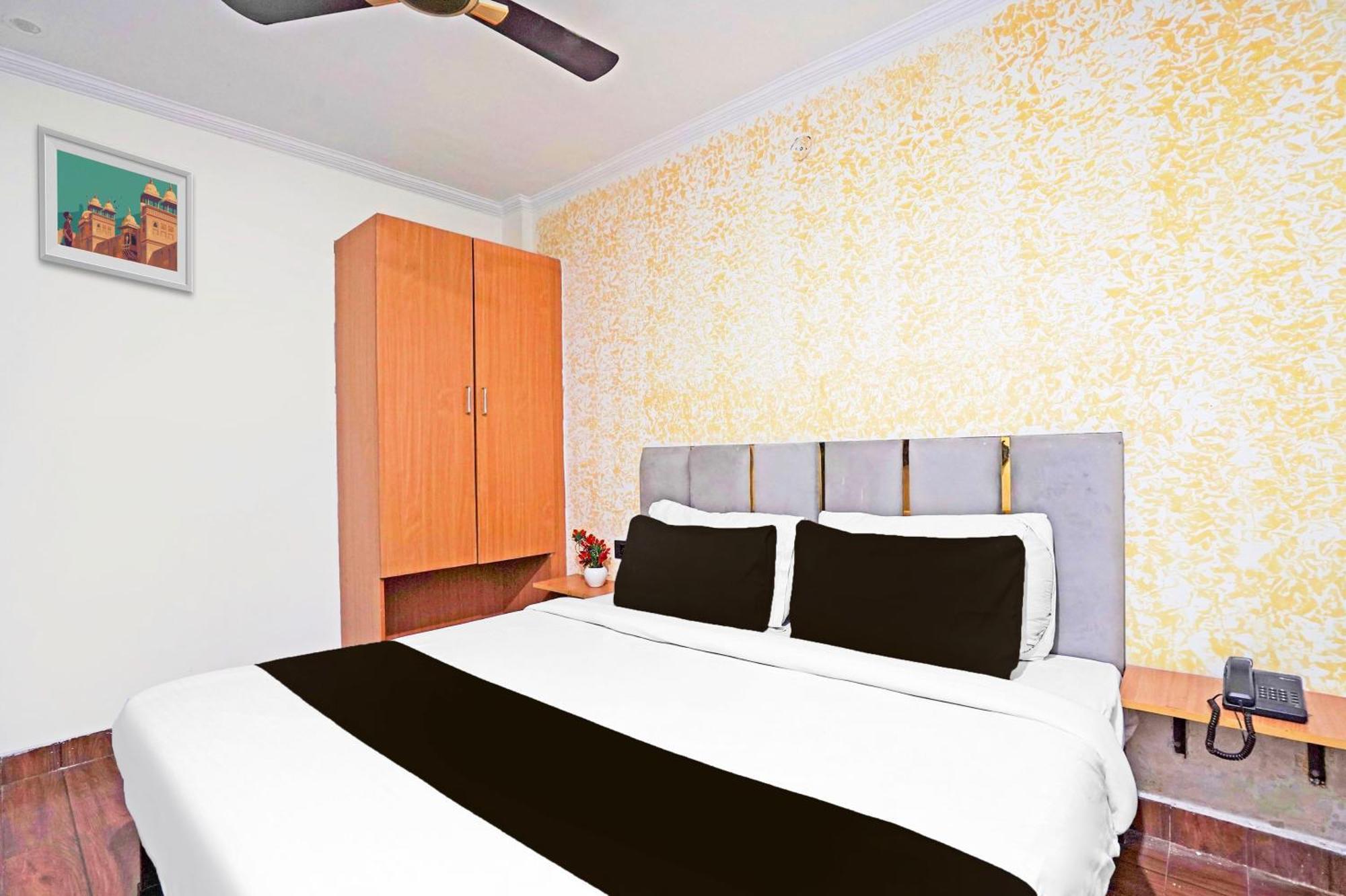 Hotel Twamev Residency à New Delhi Extérieur photo